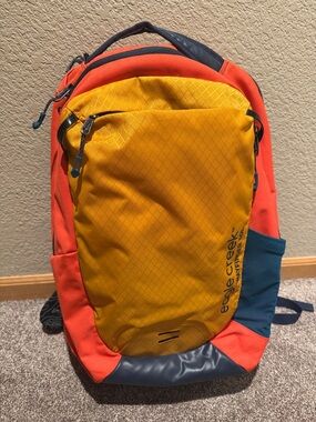 Eagle Creek Wayfinder 30L Backpack Laptop Hiking Travel Orange Yellow Blue